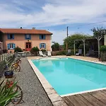 A La Ferme Avec Piscine Vakantiehuis