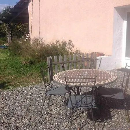 A La Ferme Avec Piscine بيت للعطل