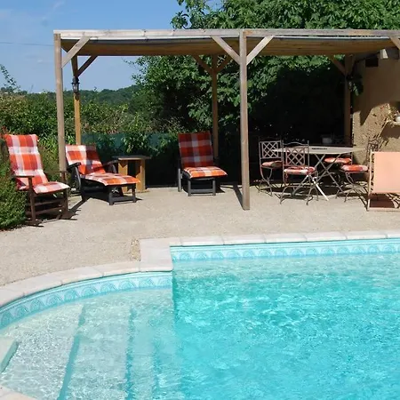 A La Ferme Avec Piscine بيت للعطل *