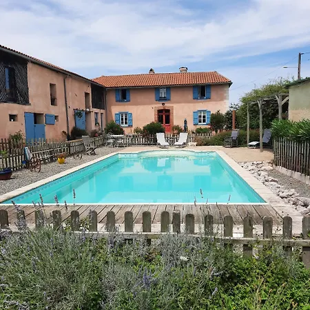 Hébergement de vacances à La Ferme Avec Piscine Bernadets-Debat