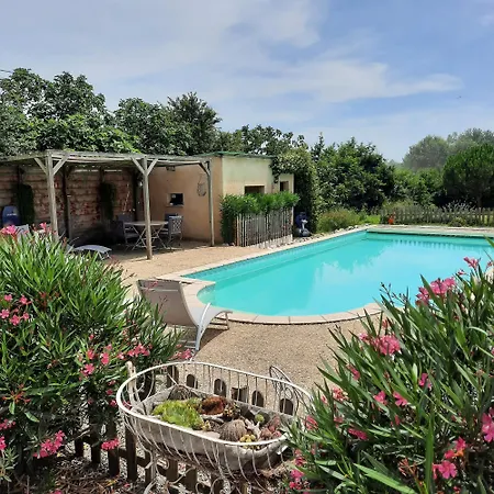A La Ferme Avec Piscine بيت للعطل *
