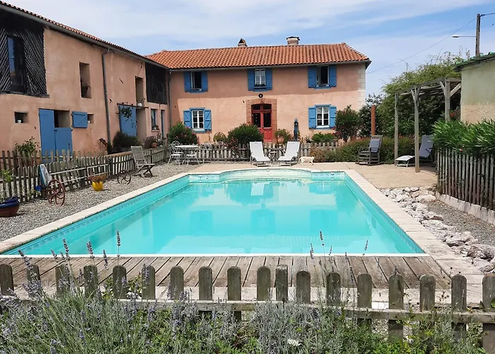 Vakantiehuis A La Ferme Avec Piscine Bernadets-Debat